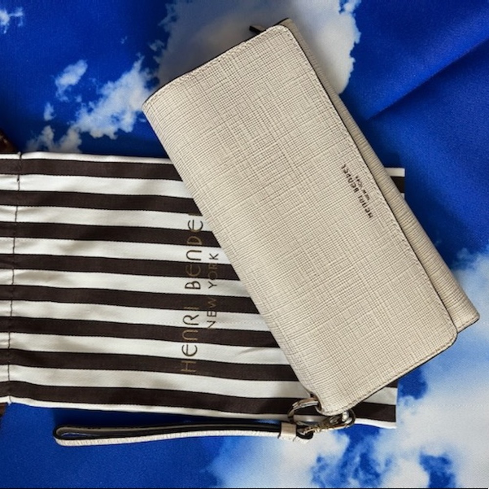 Henri Bendel Wallet